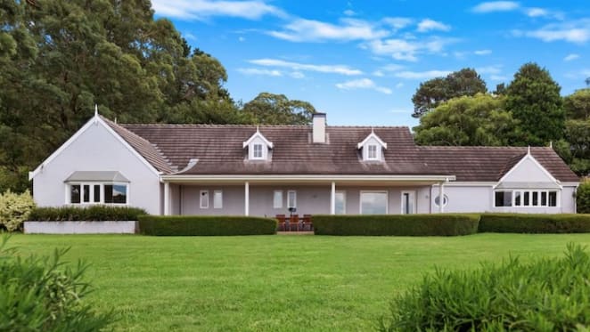 Queen of comedy Noelene Brown sells in South Highlands