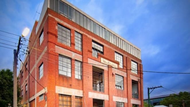 Sports commentator Bruce McAvaney sells Melbourne warehouse apartment