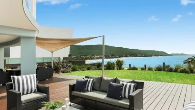 CuffeLinks investment newsletter founder lists Bulli weekender