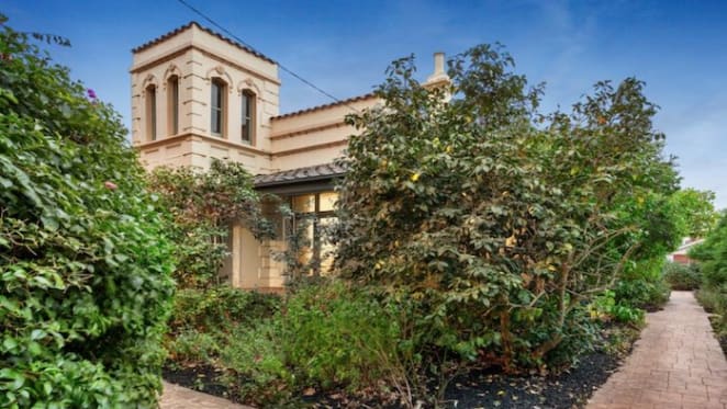 Subdued election weekend auction offerings see Bronte and Camberwell vie for top spot
