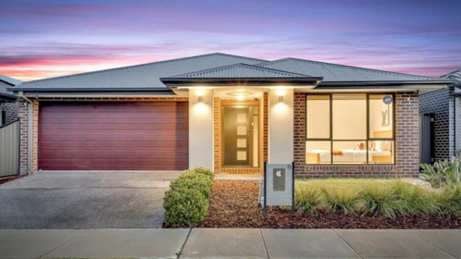 Melbourne real estate open for business as online auction nets buyer already