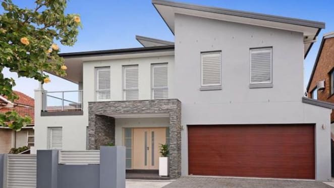 Racing glamour couple buy Malabar home