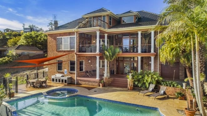 Five bedroom waterfront estate for sale in Daleys Point