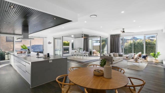 Pete Evans sells as Sydney weekend auctions remain strong