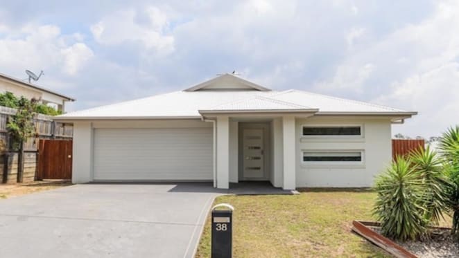 Home south of Gladstone sold by mortgagee for $255,000