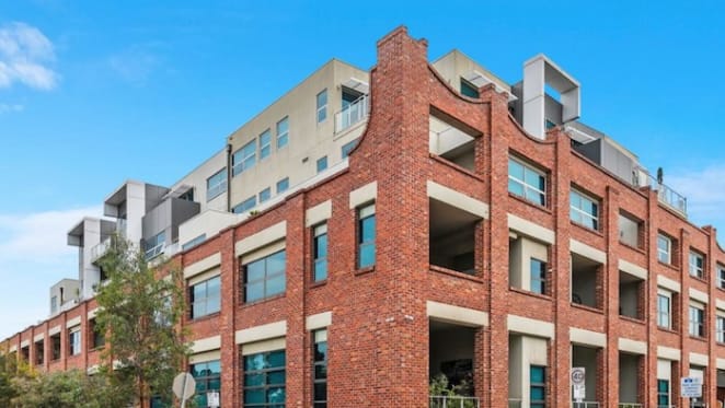 Melbourne Renegades cricket captain Aaron Finch sells investment apartment