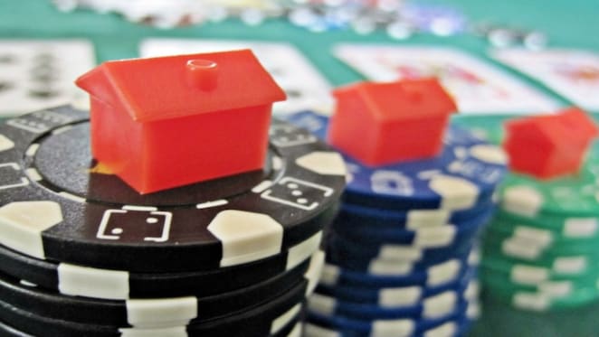 Martin North declines to take up 6 to 1 odds bet from The Kouk on house price collapse possibility