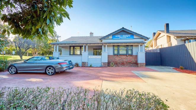 Hawthorn East dental clinic set for auction