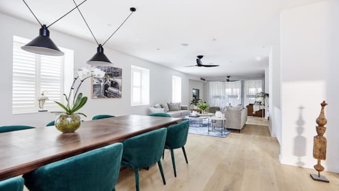 Gatwick sisters return to secure Hans and Courtney's Block apartment