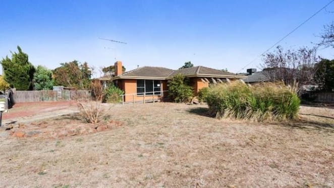 Lara three bedroom house listed by mortgagee