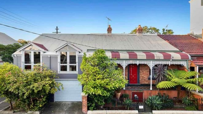 Singer Lara Goodridge sets Newtown suburb record