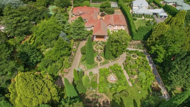 Burradoo country garden estate The Mews sells