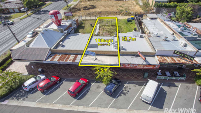 Mt Waverley retail property sells above reserve at 2 percent yield