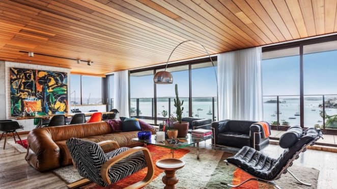 $1 million discount secures Elizabeth Bay penthouse sale