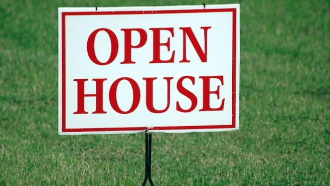 Petition launched to open real estate up in Victoria