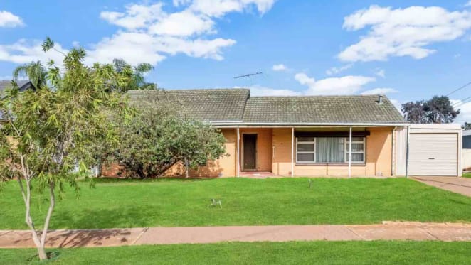 $1 higher bid secures Australia's cheapest weekend auction offering