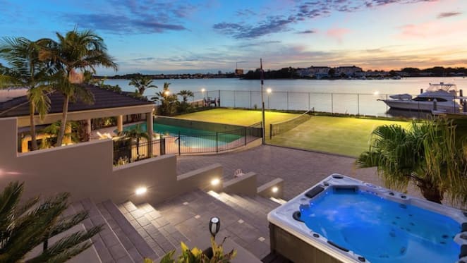 Golfer Craig Parry lists Abbotsford home with $10 million hopes, and own putting green