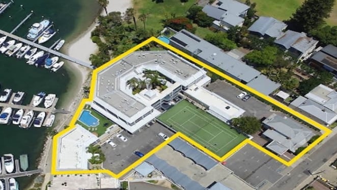 Riverfront hotel in Perth's North Fremantle listed for sale
