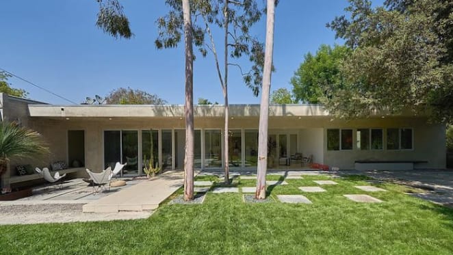 Actress Rachel Griffiths gets offer on longtime Los Angeles home