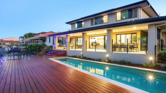 ARIA award winner Amy Shark upgrades in Broadbeach