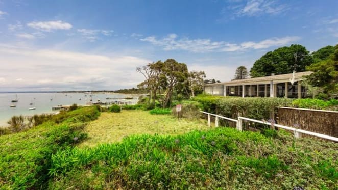 Gold Coast mayor Tom Tate lists riverfront Sorrento estate