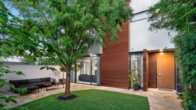 Award-winning Kew residence listed