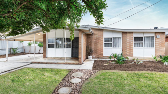Mid century modern trophy home in Novar Gardens sold