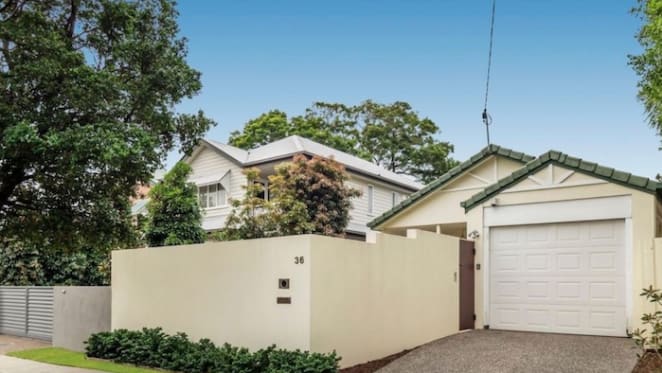 Swimmer Emily Seebohm sells Hendra investment
