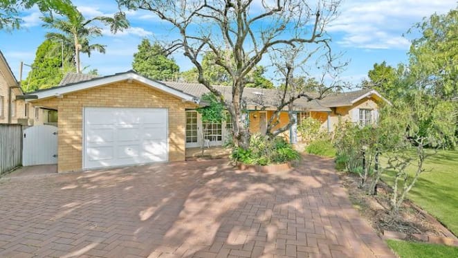 St Ives Chase trophy home sells 10% over expectation
