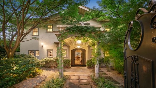 Toorak home on the pricey Lansell Road fetches around $5 million