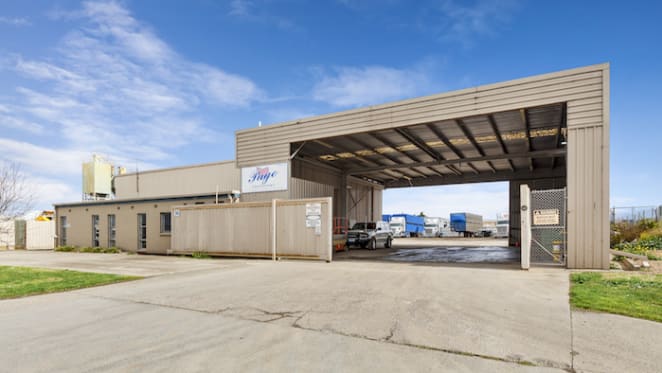 Warehouse for airport parking leased for $85,000 a year