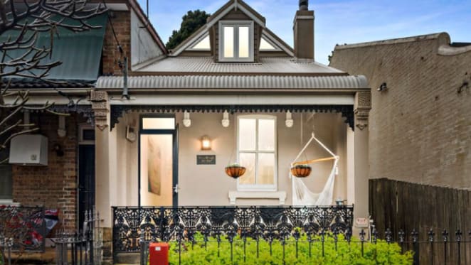 GWS Giants star Adam Tomlinson lists Sydney home