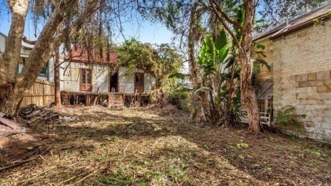 Uninhabitable crumbling 1850s Balmain East cottage secures $2.68 million price