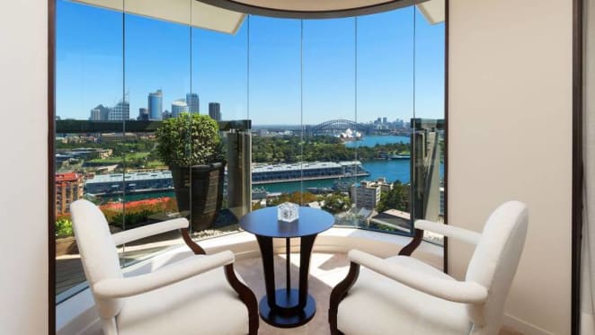 Comedian Carl Barron snappily sells Potts Point apartment