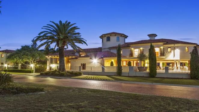 Grande Vista at Broadbeach Waters under contract at a record price