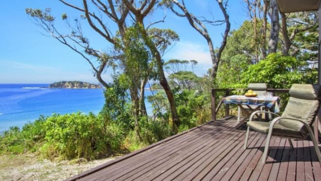 Fashion designer Collette Dinnigan buys near Batemans Bay