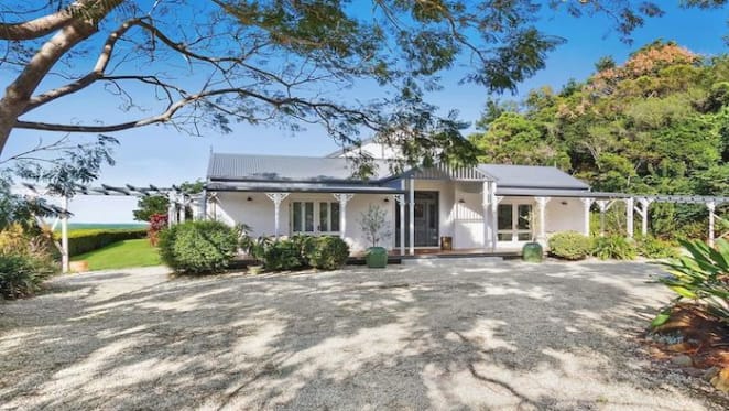 KPMG executive Jon Adgemis sells at Byron Bay