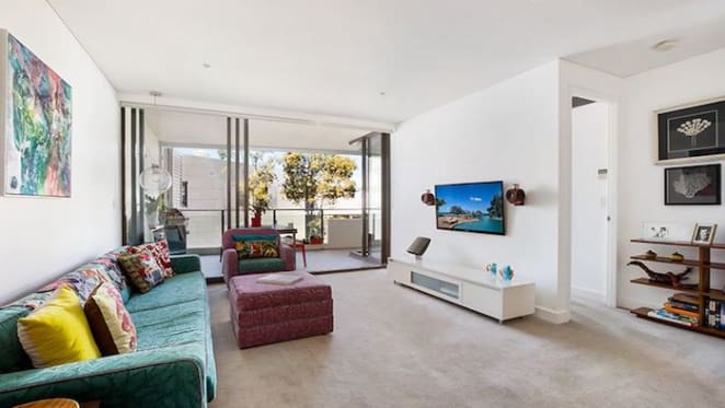 REIA president Malcolm Gunning lists Darlinghurst investment apartment