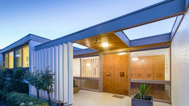 Iconic mid-century Canberra trophy home set to go under the hammer