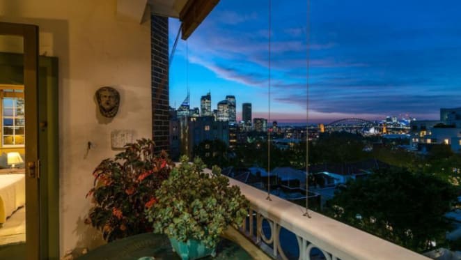 Doyen of Byron Hall Bobby Bawden's Potts Point apartment on the market