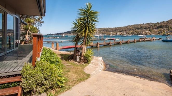Kristina Keneally to settle on Scotland Island purchase