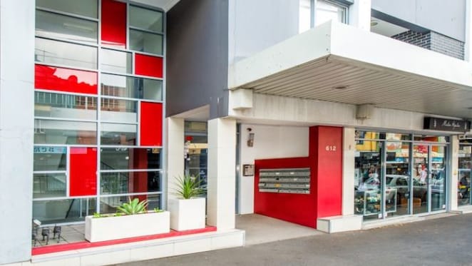 Erskineville apartment sells under the hammer for $875,000