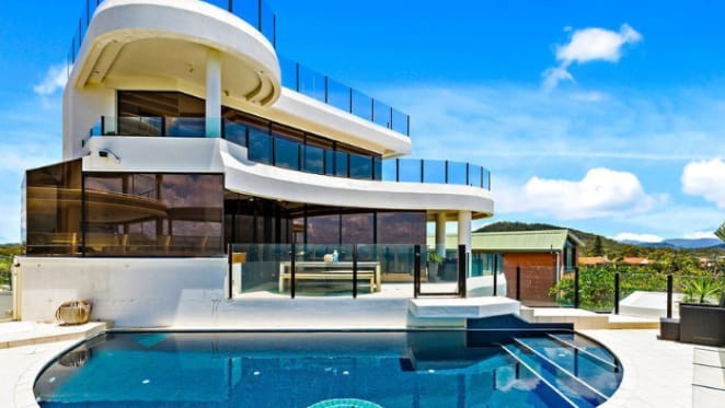 Tony 'Plugger' Lockett buys in Cabarita Beach