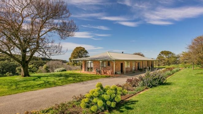 37 acre Flinders trophy home listed
