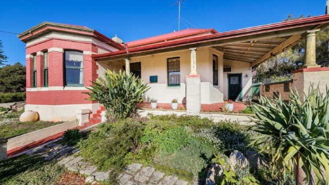 Fremantle trophy home with historic connections to go under the hammer