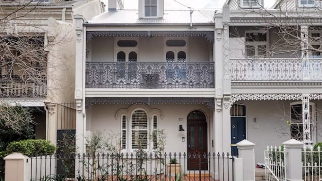 Peter Garrett sells Paddington terrace and buys at Kangaroo Valley