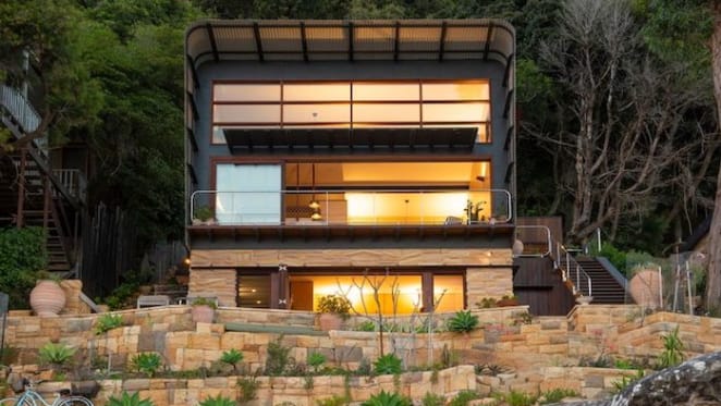 Hart House at Great Mackerel Beach fetches $3.3 million