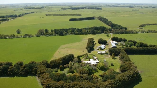 Sir Michael Hintze spends $7.5 million on Central Victorian farm