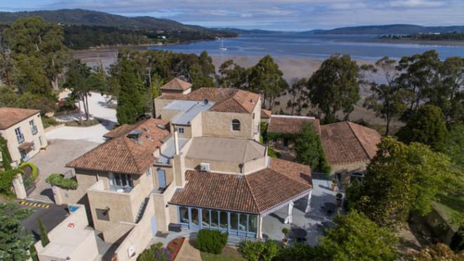 Tasmania's stunning Villa Howden hits the market
