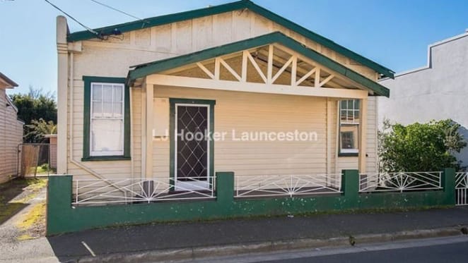 “Mrs Russell” house seeking singlet-clad “younger male”: A property listing that will make you laugh